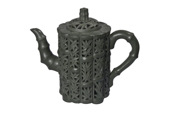 Yixing teapot in the style of an 18th century export ware to Europe (Tetera Yixing al estilo de una vajilla del siglo XVIII de exportación a Europa )