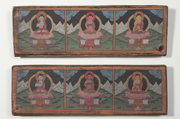 One of a pair of Buddhist manuscript covers (Un par de cubiertas para manuscritos budistas)
